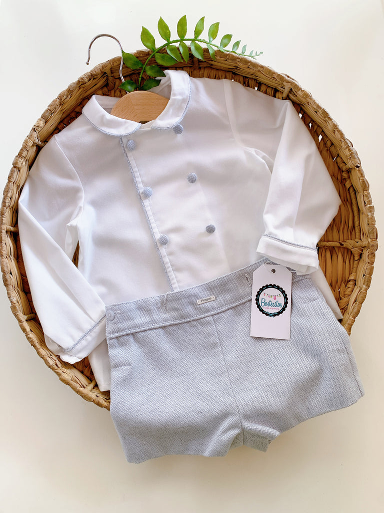 Conjunto camisa blanca manga larga con botones color grisy short gris