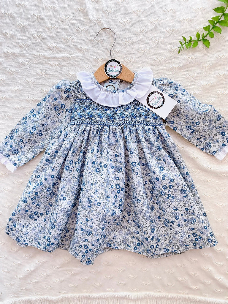 Vestido manga larga flores azules con cuello blanco