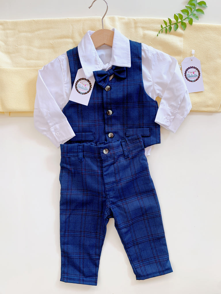 Conjunto 3 piezas camisa blanca, pantalón azul y chaleco azul