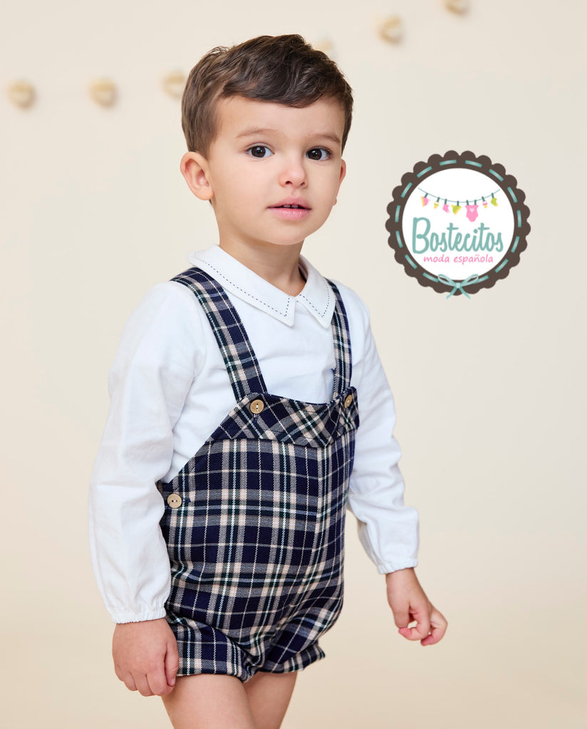 Conjunto overol de short Niño cuadros negros con café y camisa blanca detalles punteados en cuello