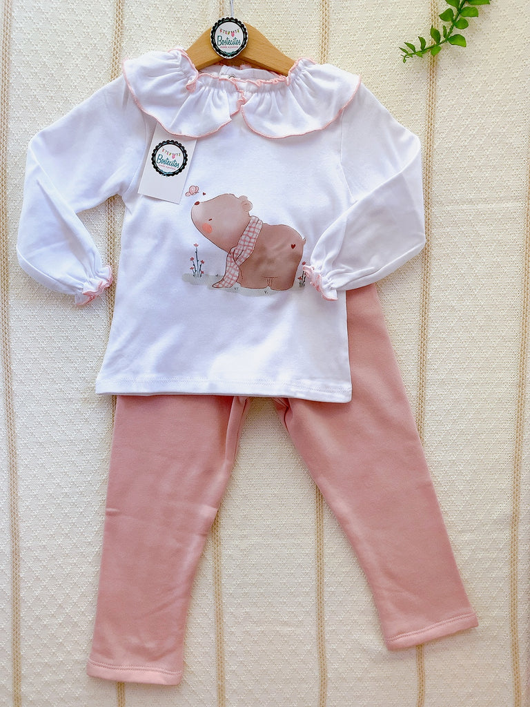 Pans 3 piezas pantalón rosa palo, suéter rosa palo con cuello y blusa blanca estampado osito