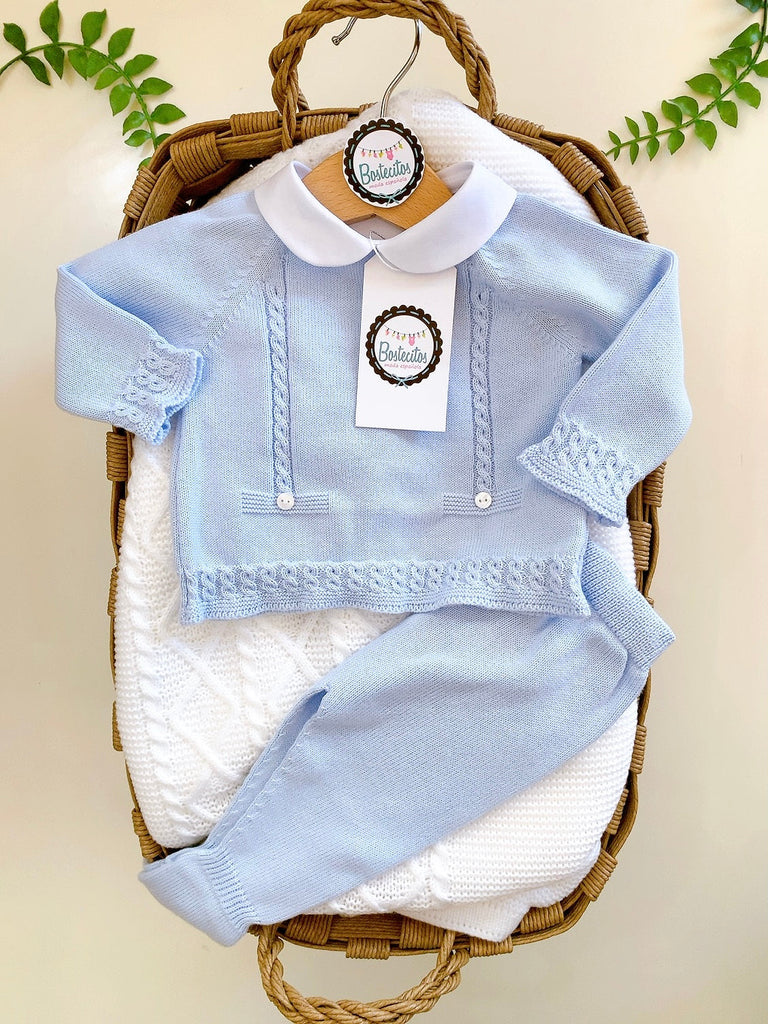 Tejido español azul celeste cuello blanco dos piezas dos botones