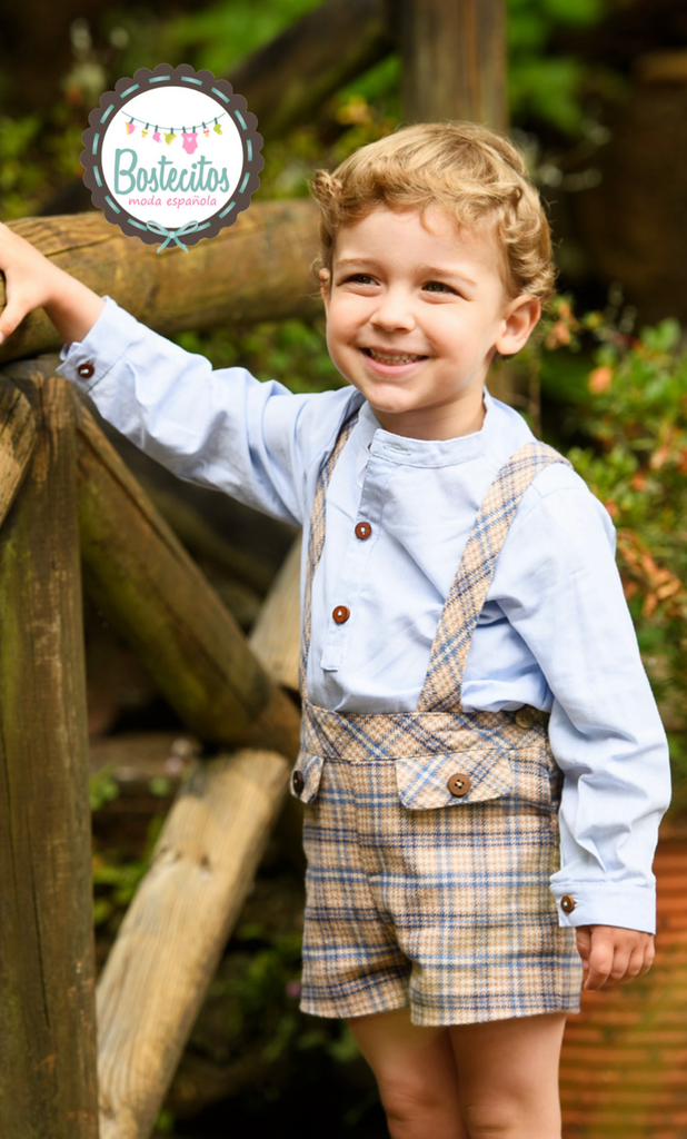 Conjubto short con tirantes café con cuadros azules con camisa azul