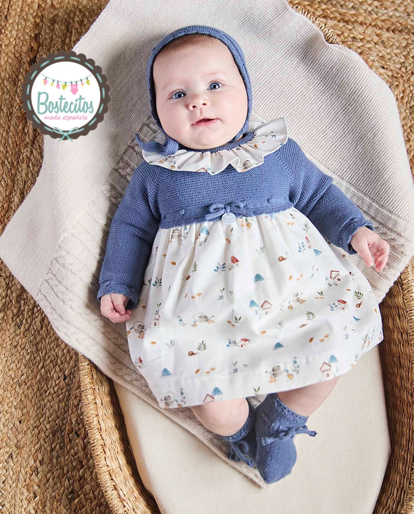 Vestido tejido con estampado casitas cuello redondo