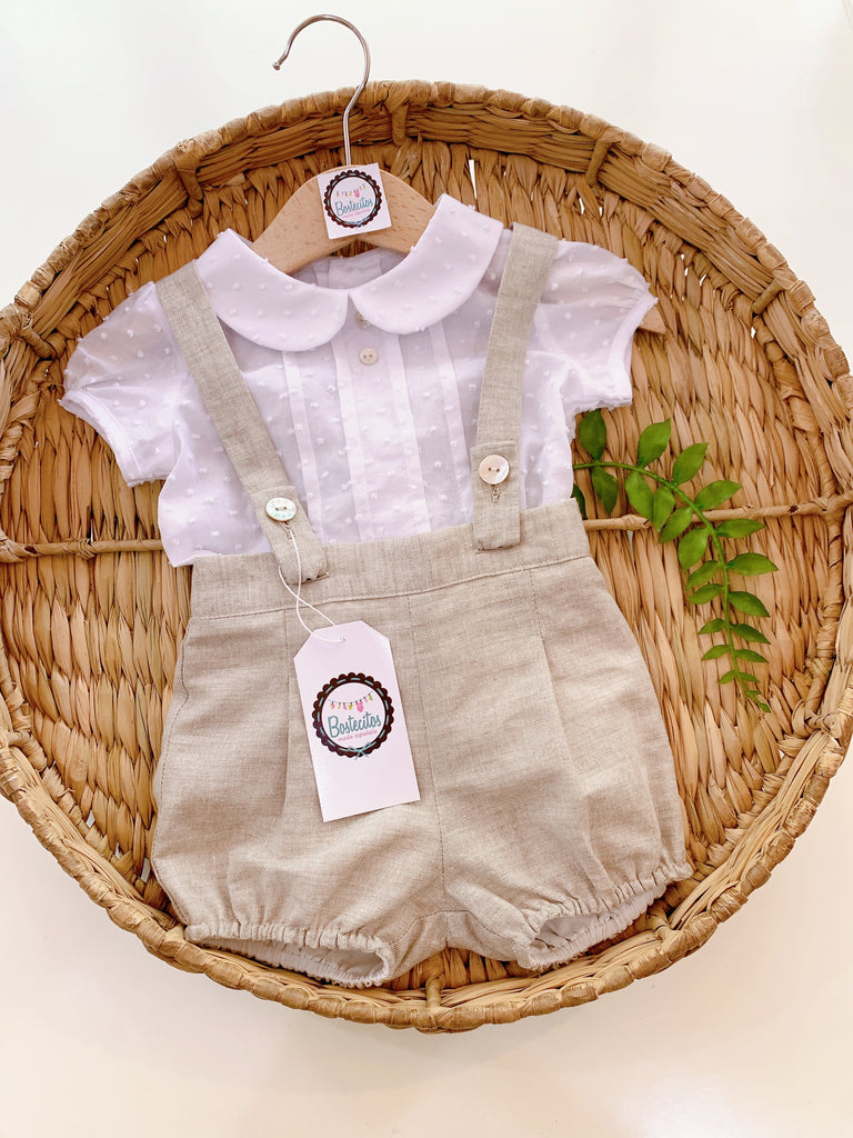 CONJUNTO SHORT CON TIRANTES BEIGE Y CAMISA BLANCA