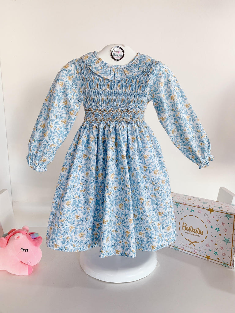 Vestido azul manga larga con flores cafés bordado a mano