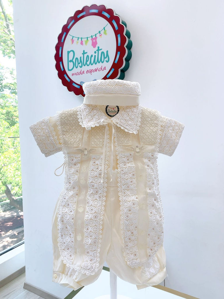 Conjunto bautizo beige palomas