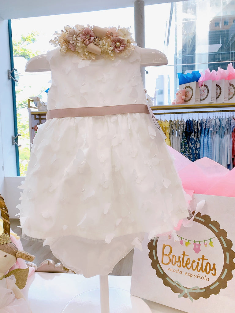 Vestido blanco mariposas blancas con calzón lazo café