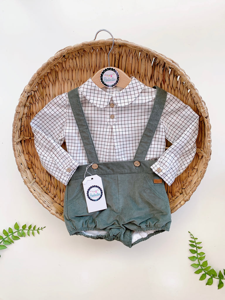 Conjunto tirantes verdes y camisa cuadros