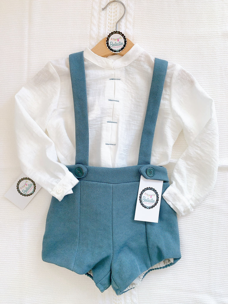 Conjunto short con tirantes manga larga blanca con short verde empolvado