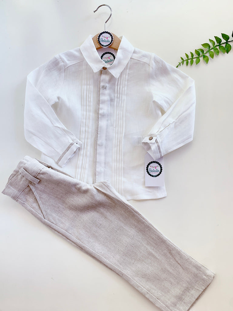 Conjunto camisa blanco Perla con pantalón color caqui