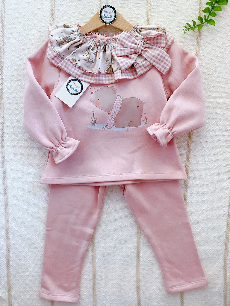 Pans 3 piezas pantalón rosa palo, suéter rosa palo con cuello y blusa blanca estampado osito
