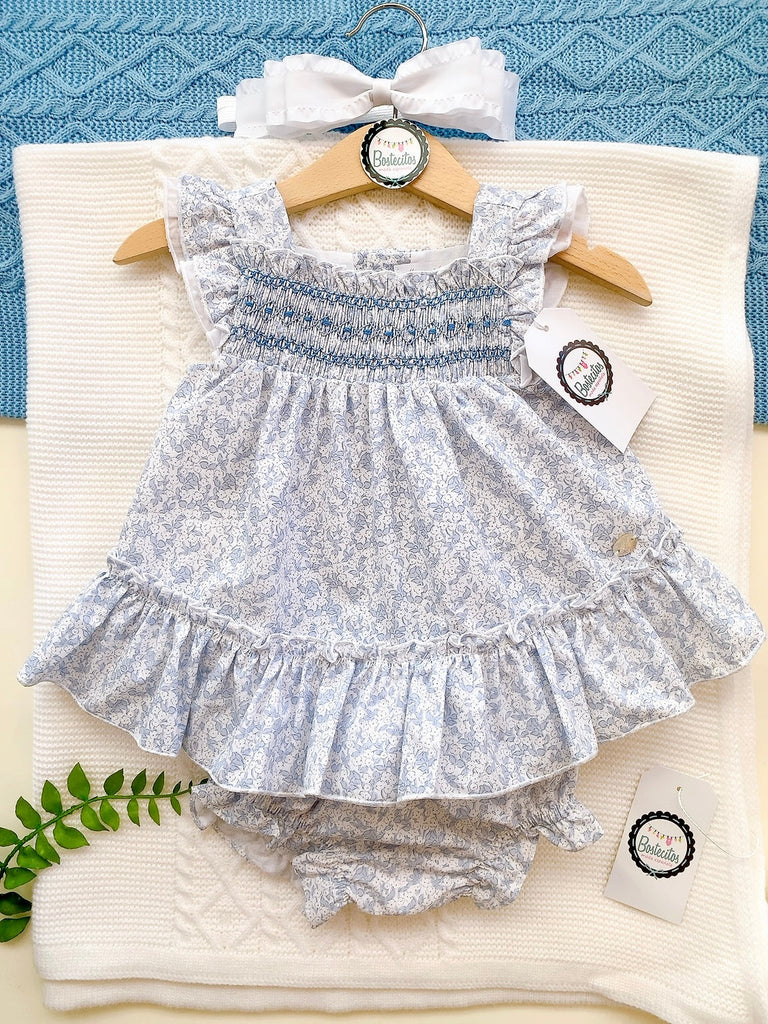 Conjunto vestido con calzón flores azules bordado