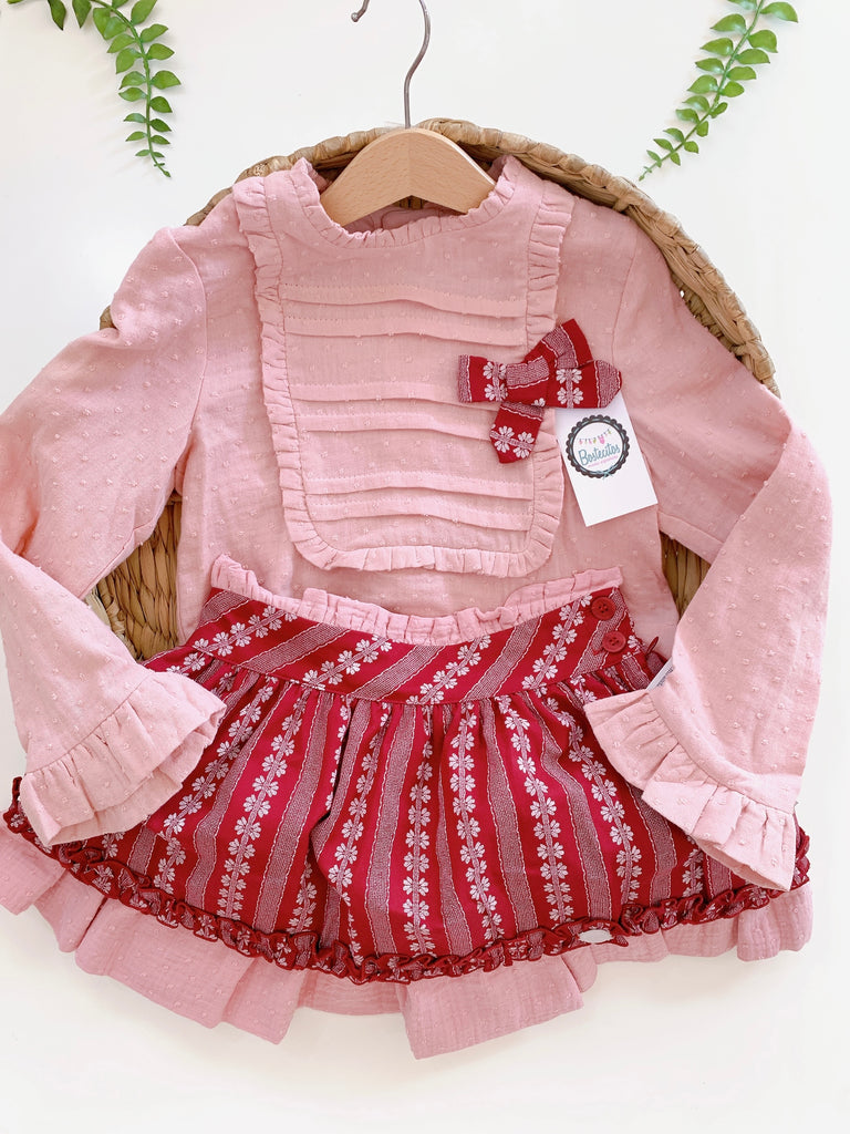 Conjunto falda y blusa rosa con tinto