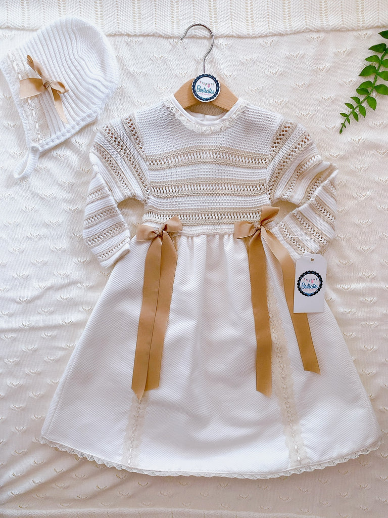 Ropon con tejido blanco y dorado (12 meses)