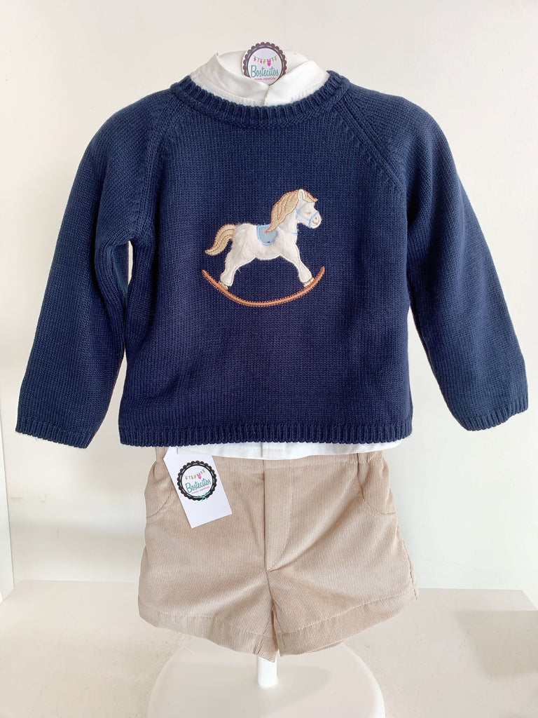 Conjunto caballito short color caqui, camisa blanca y suéter caballito azul marino (12 meses)