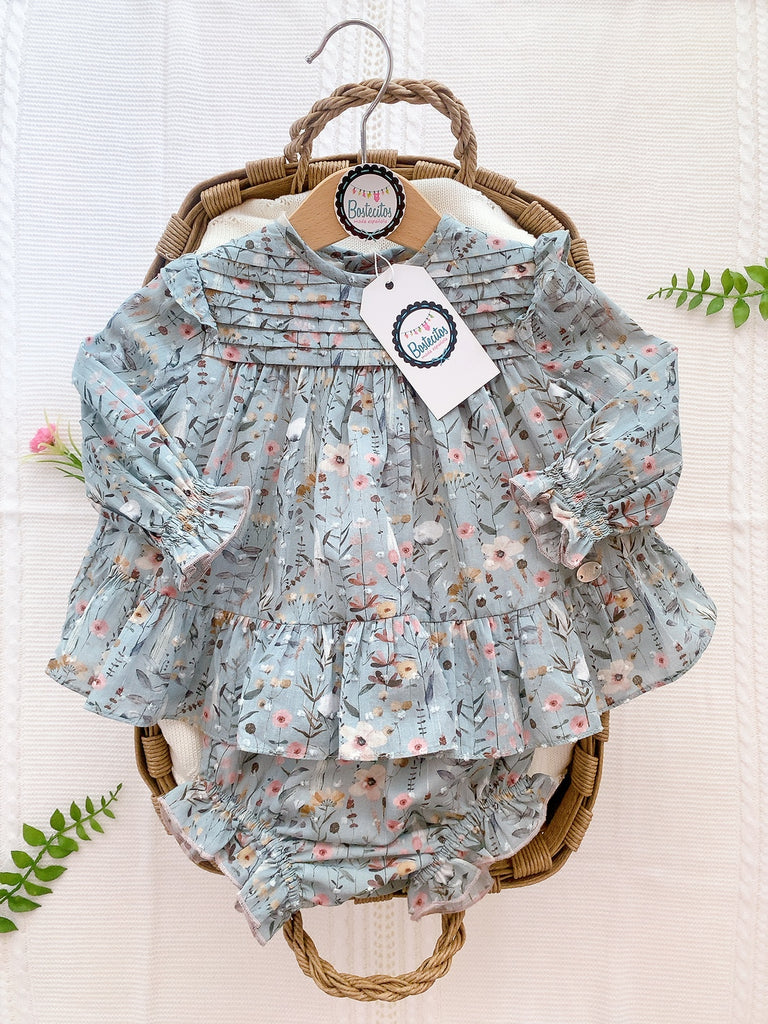 Conjunto verde flores