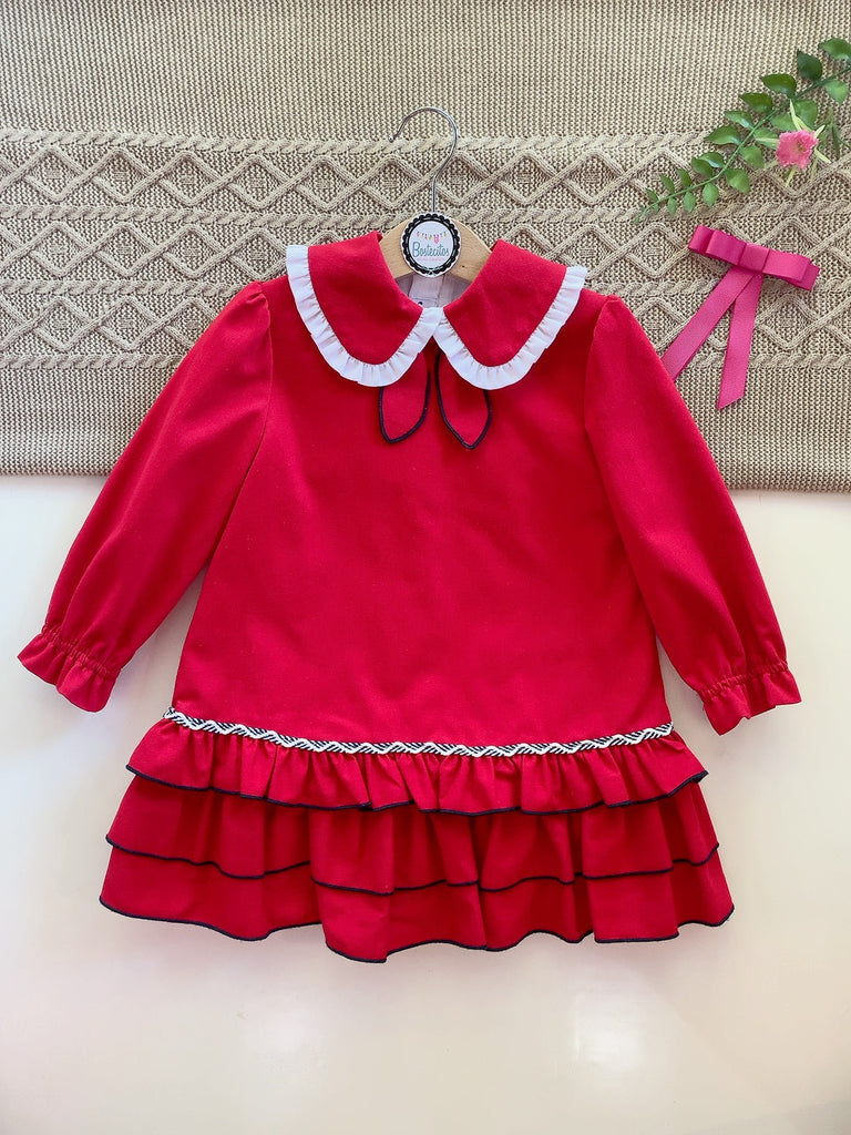 Vestido rojo cuello con Olán blanco
