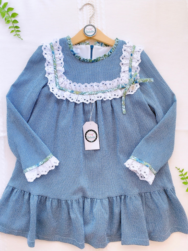 Vestido cuadros azul marino detalles blanco en mantas y cuello cuadrado (8 años)
