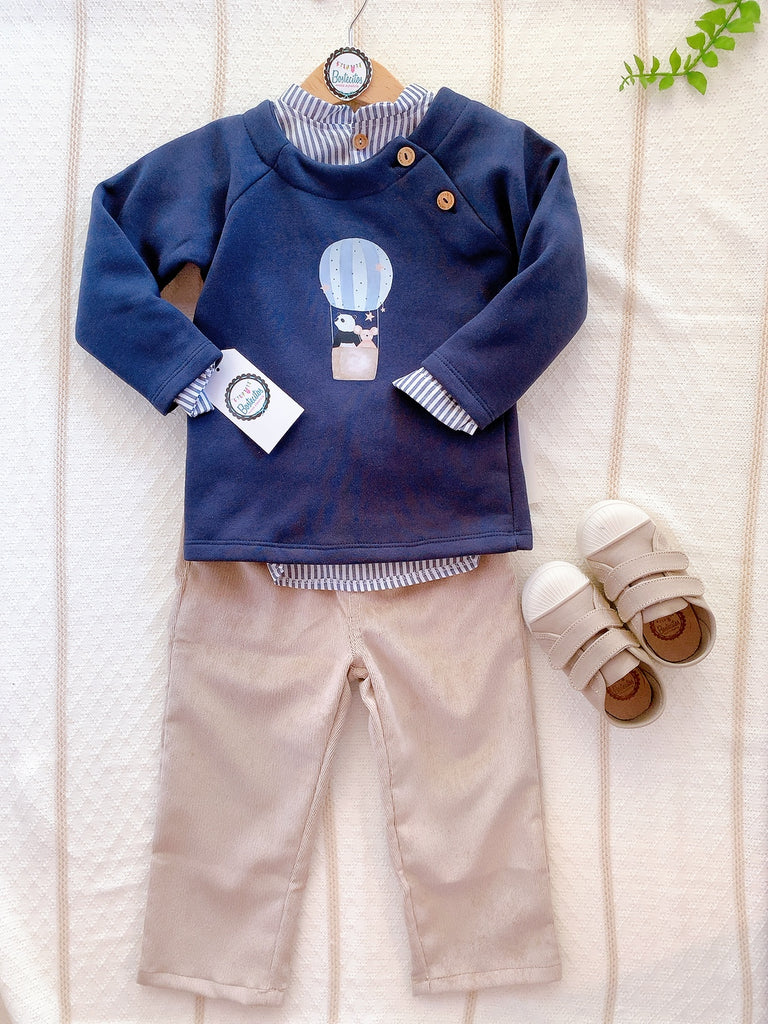 Conjunto pantalón caqui pana con camisa rayas azul marino con blanco y suéter azul marino