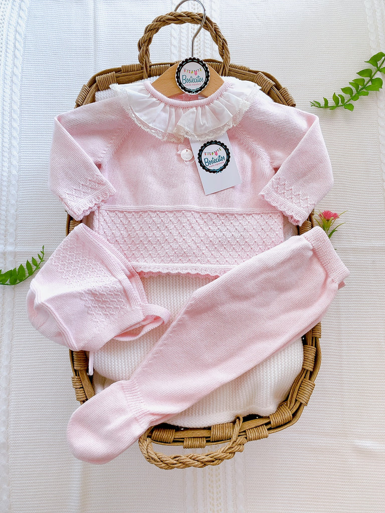Tejido rosa bebé cuello Olán blanco (3 meses)