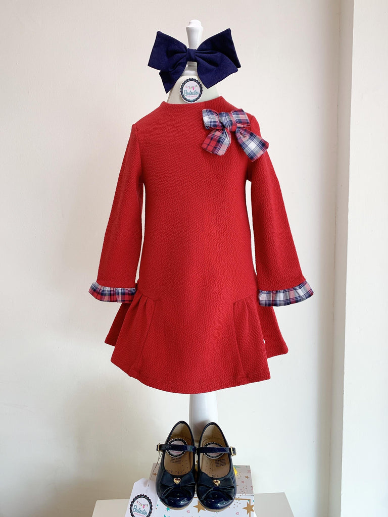 Vestido rojo manga larga con moño cuadros y mangas con detalles cuadrados