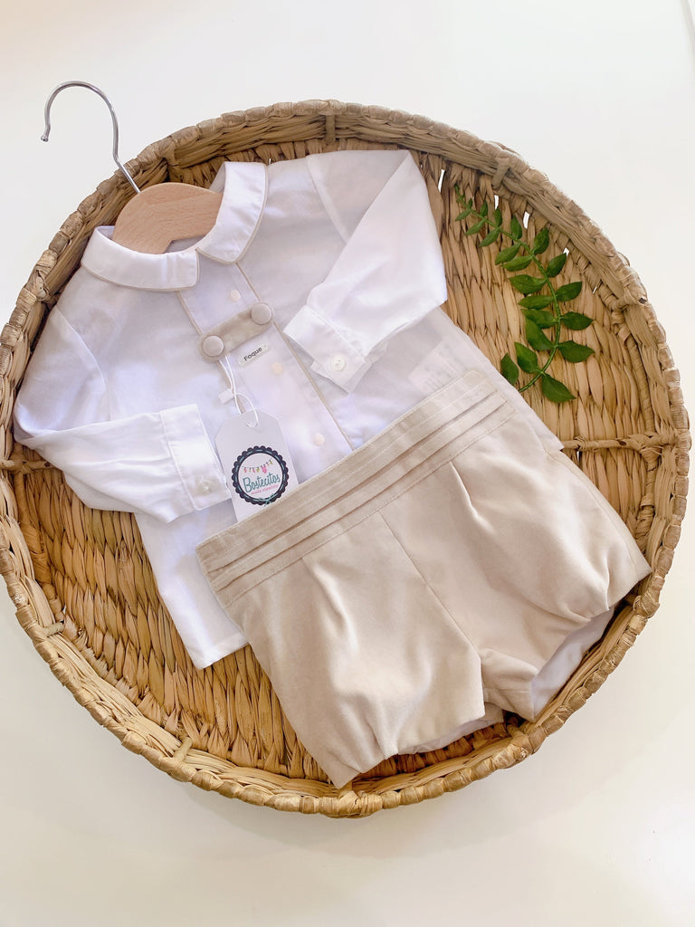 Conjunto 2 pza camisa blanca con circulos beige y short beige