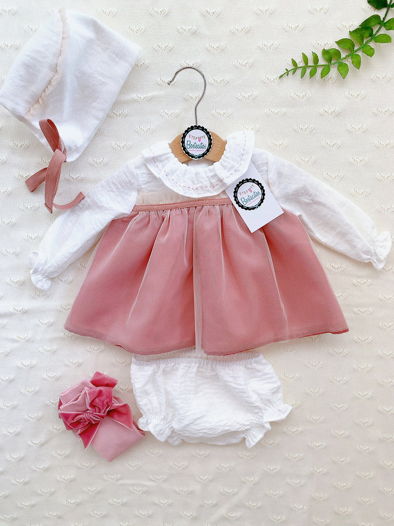 Vestido con tul rosa palo con gorrito y calzón