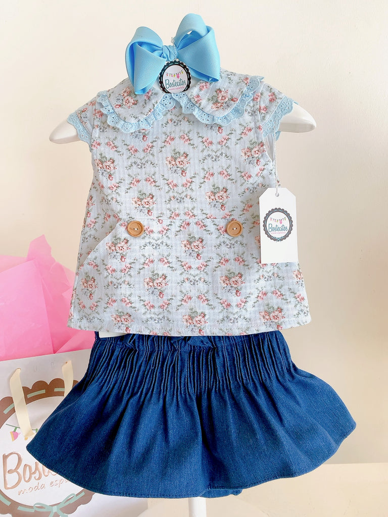 CONJUNTO BLUSA AZUL FLORES CON CALZÓN FALDA MEZCLILLA (18 MESES)