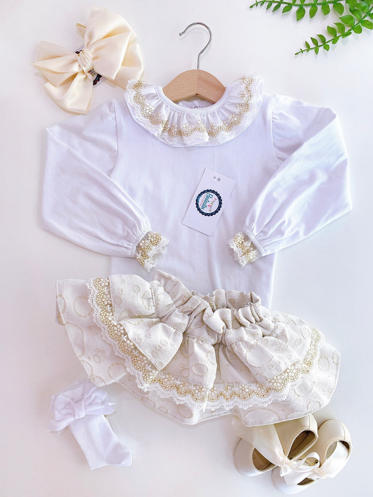 CONJUNTO BLUSA BLANCA FALDA BEIGE CON DORADO