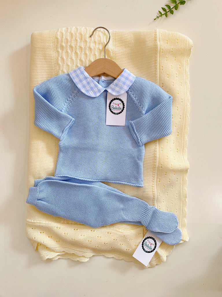 Conjunto tejido dos piezas cuello cuadros liso