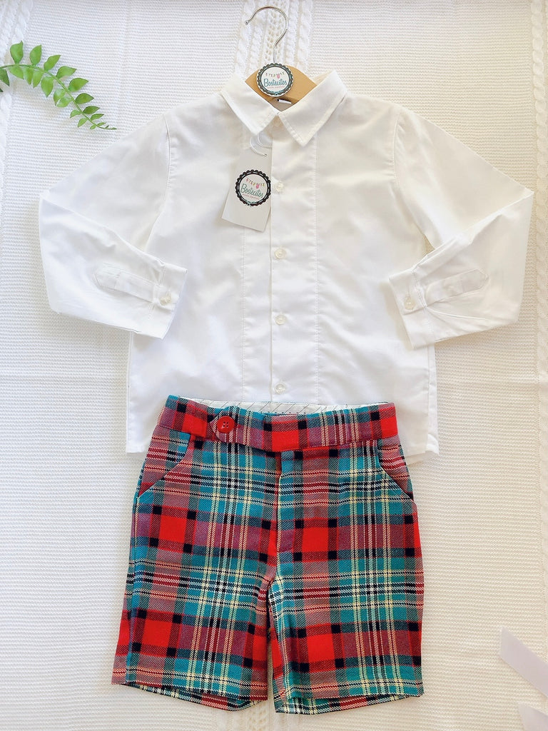 Conjunto camisa blanca con short cuadros rojo con verde
