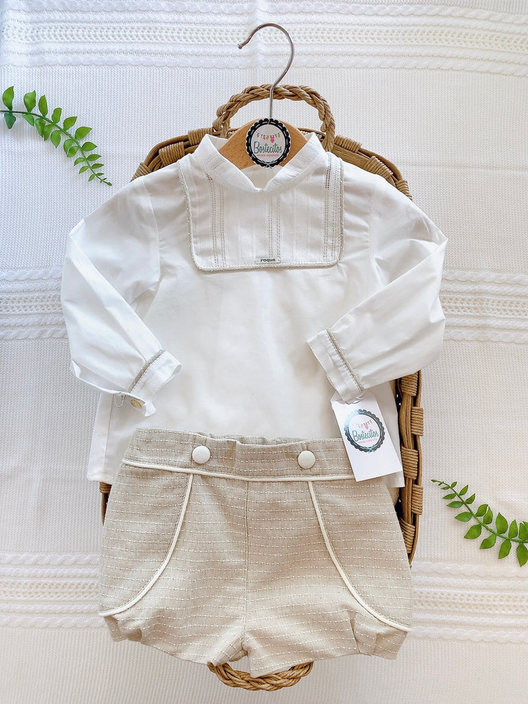 Conjunto beige short con camisa manga larga cuello cuadro