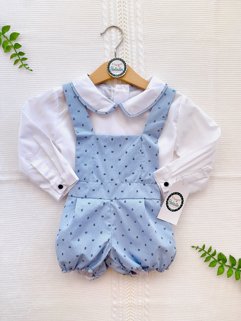 Short con tirantes azul bolitas azul marino con camisa manga larga blanca