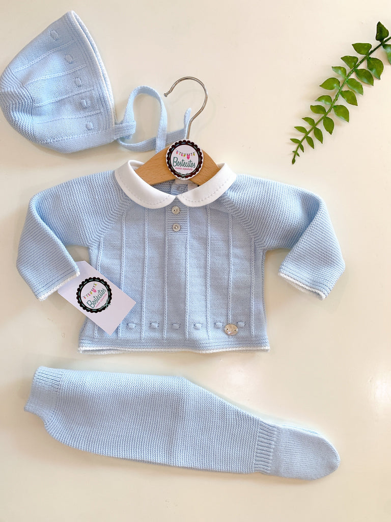 Tejido azul bebé cuello blanco líneas paralelas y dos botones (12 meses)