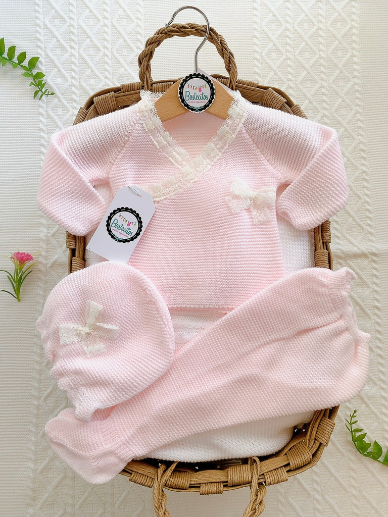Tejido rosa botones al frente con detalles encaje beige 3 piezas (3 meses)