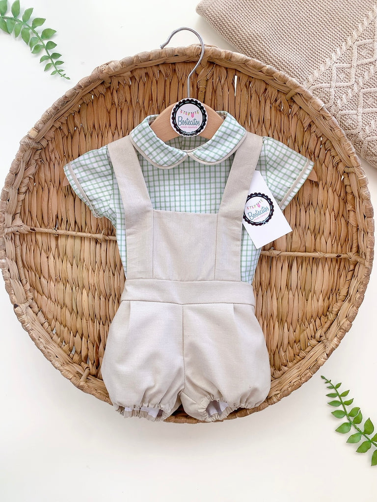 Conjunto overol corto con tirantes con camisa cuadros verde con blanco