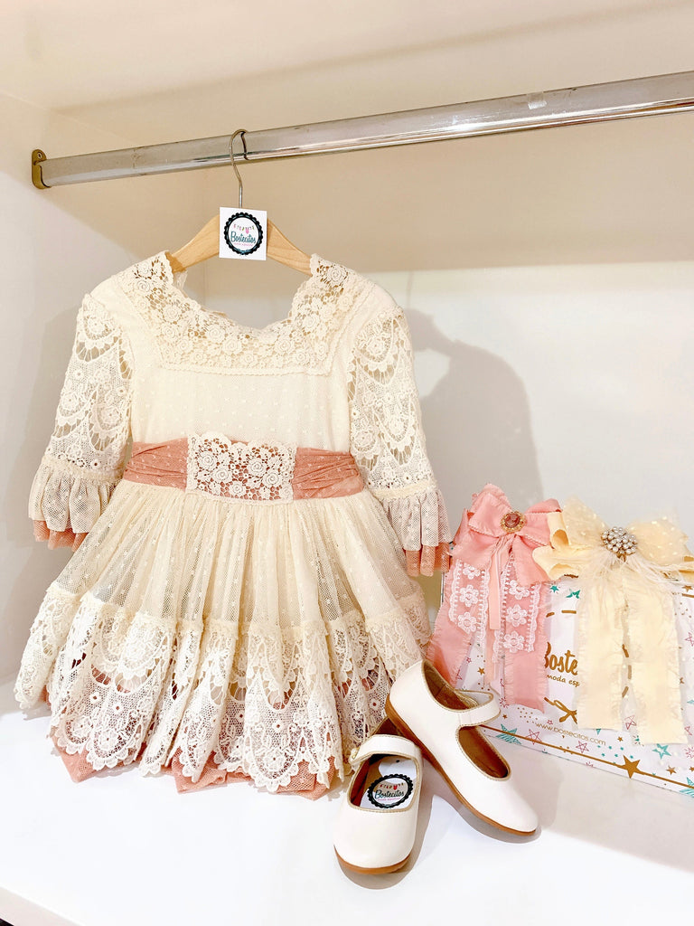Ceremonia Beige Con Rosa