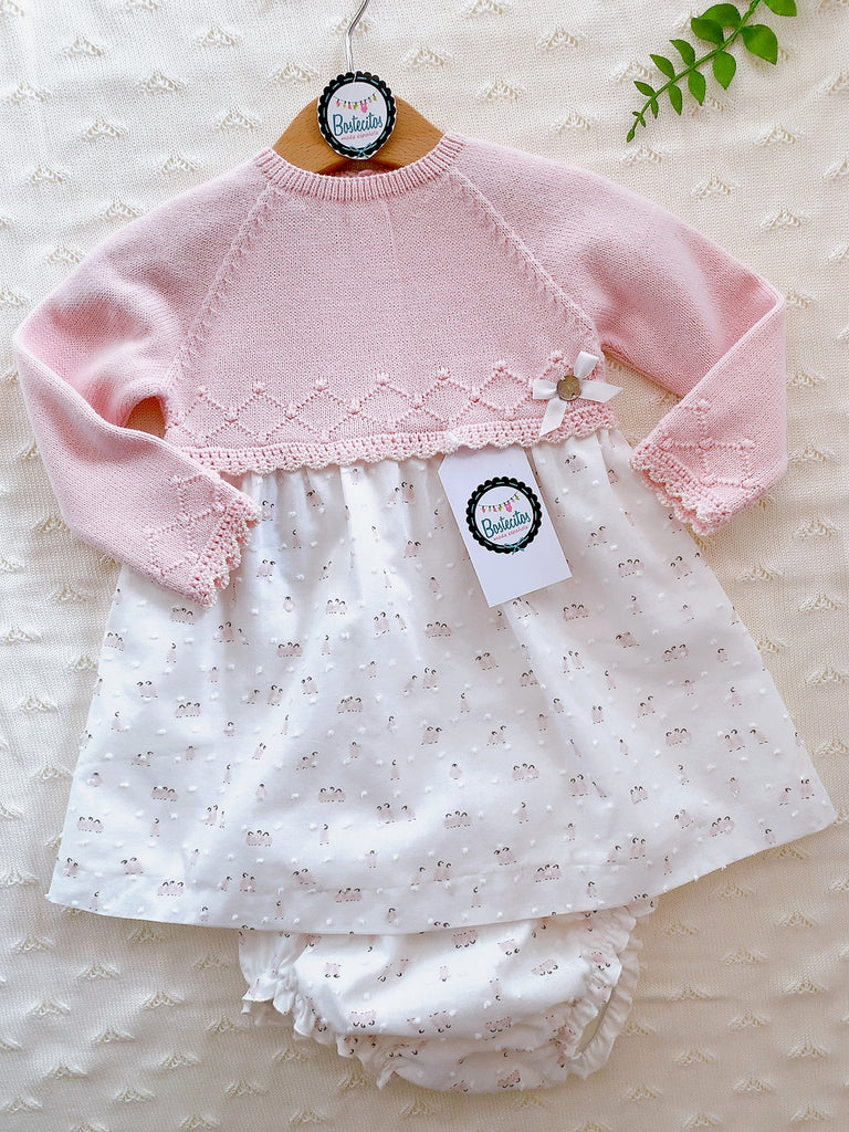 Vestido bordado rosa con blanco estampado pingüinos