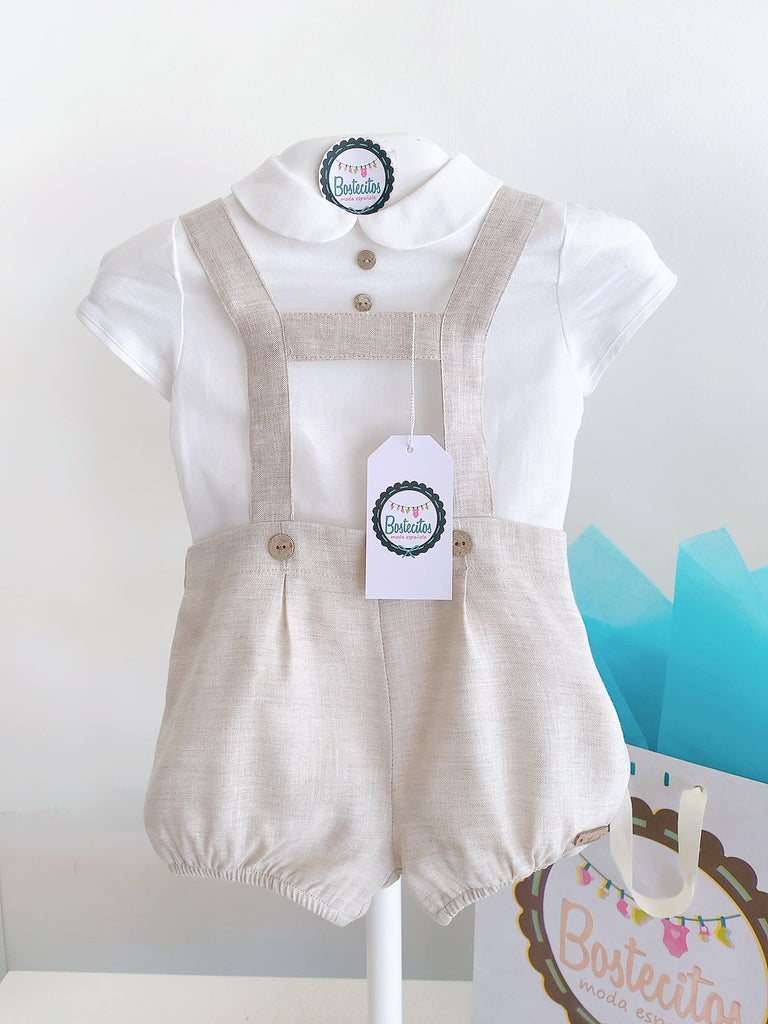 Conjunto de español short con tirantes Lino con camisa blanca