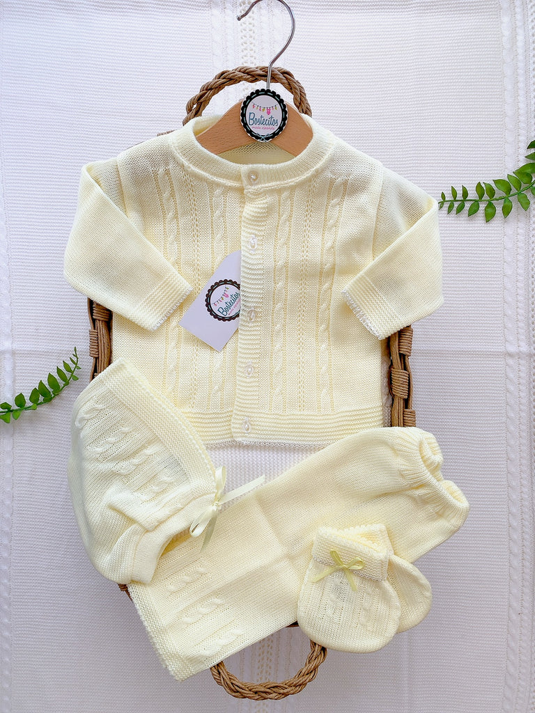 Tejido amarillo bebé botones al frente liso suéter, pantalón, gorro y zapatitos (3 meses)
