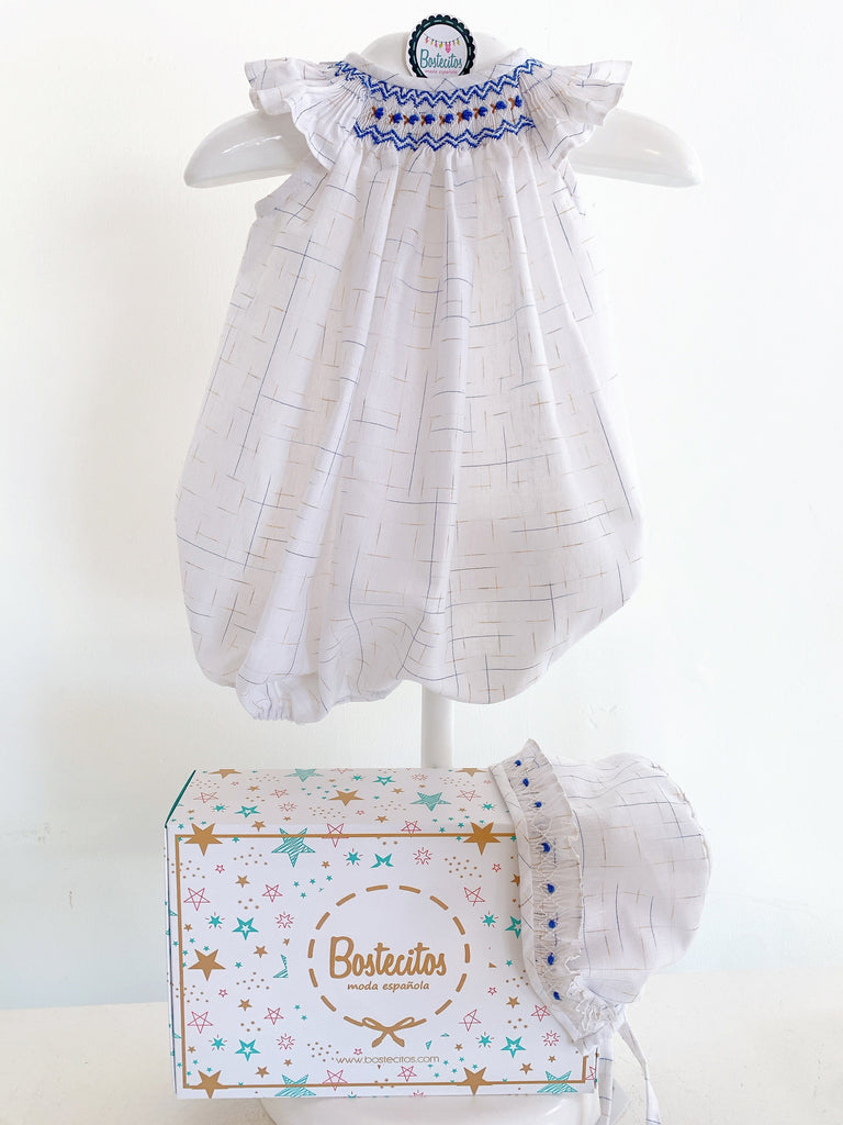 Ranita blanca bordada con azul marino y gorro bordado
