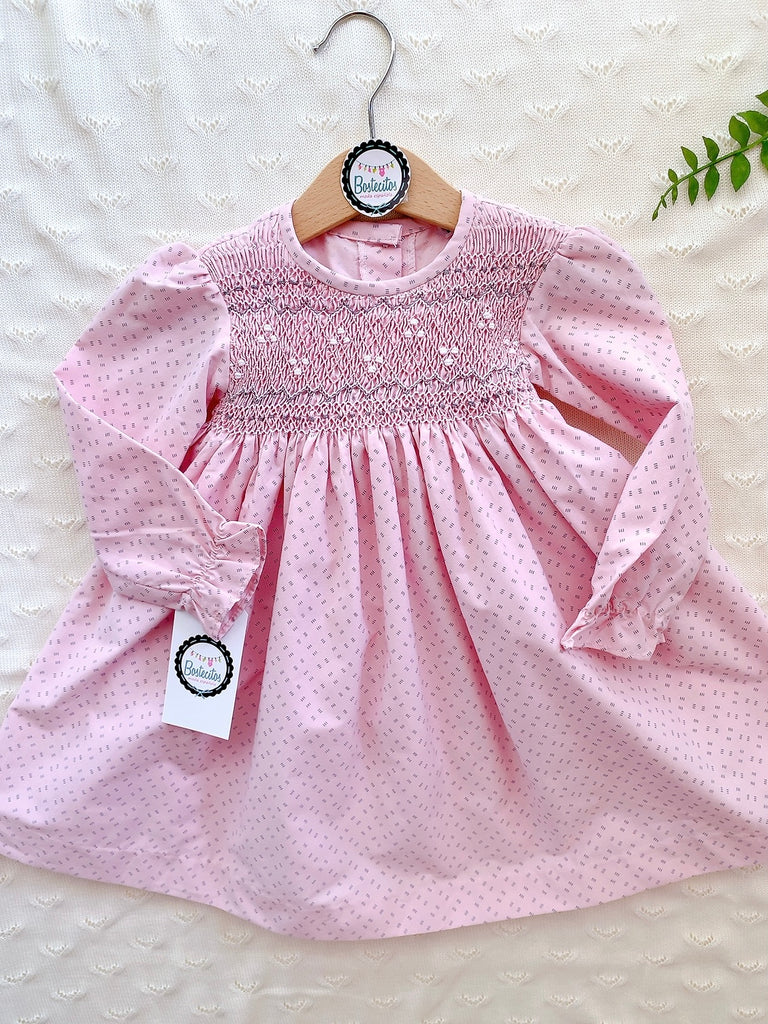 Vestido rosa bebé bordado a mano color gris manga larga
