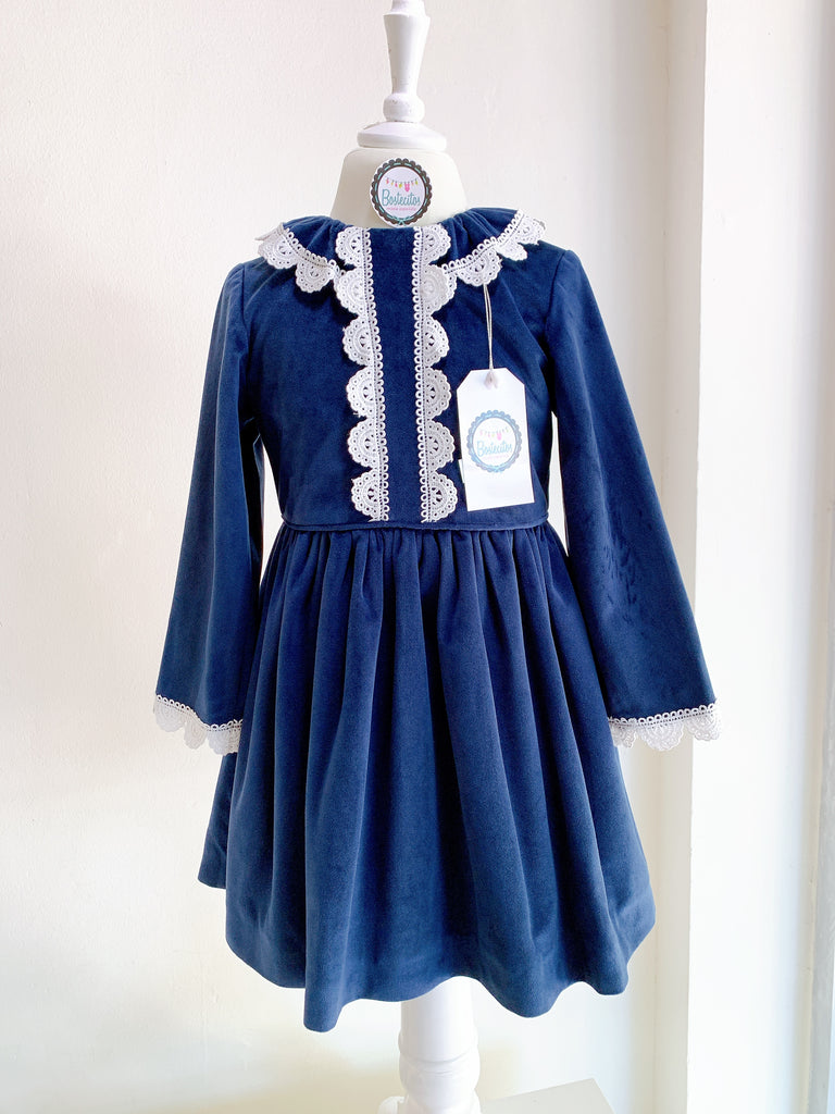 Vestido terciopelo azul marino con detalles blancos