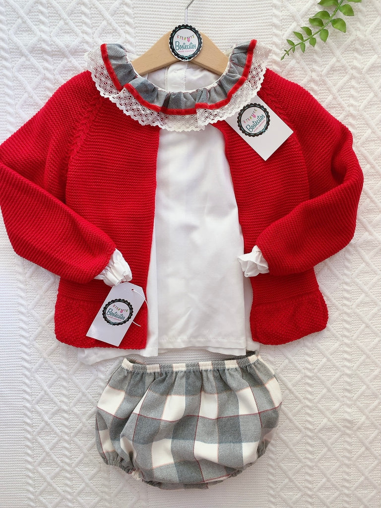 Conjunto blusa blanca cuello cuadros con suéter rojo y calzón cuadros (48 meses)