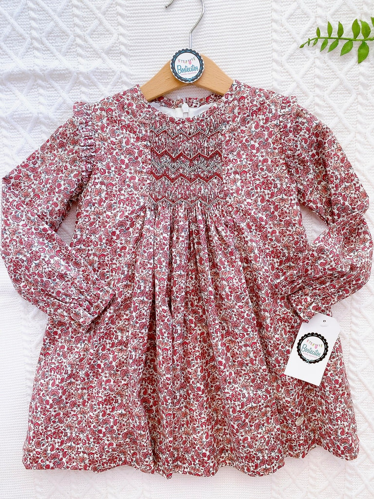 Vestido tinto flores bordado