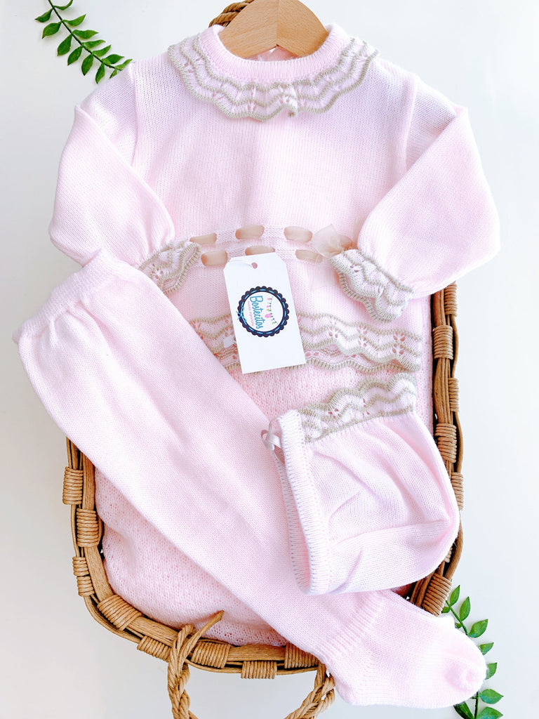 Conjunto tejido 3 piezas rosa bebé- 12 Meses