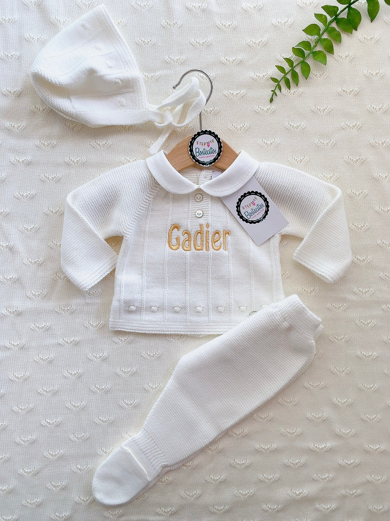 Conjunto tejido blanco Perla cuello blanco dos botones lineas paralelas