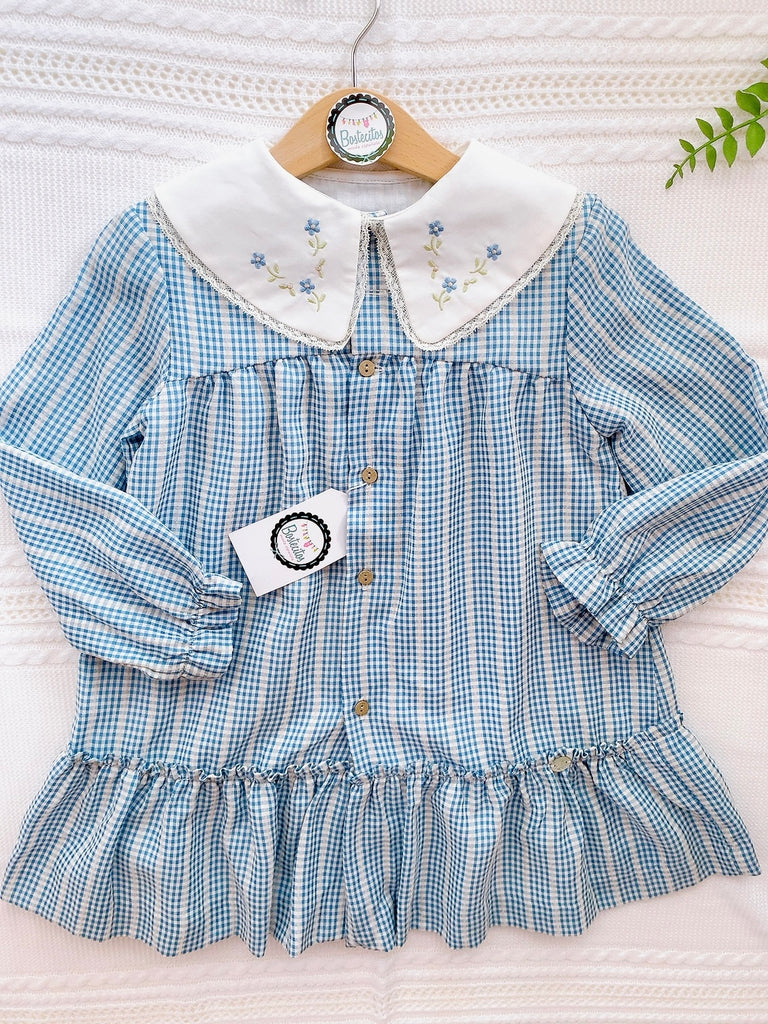 Vestido niña tipo batita azul cuadros con cuello blanco flores bordadas