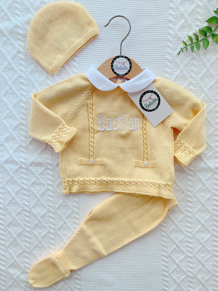 Tejido amarillo con cuello blanco detalles en mangas y cuello blanco (1 mes)